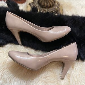 Nude heel